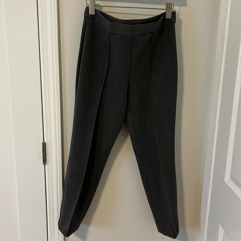 Ann Taylor dark grey pants in size 6 PETITE with side zip